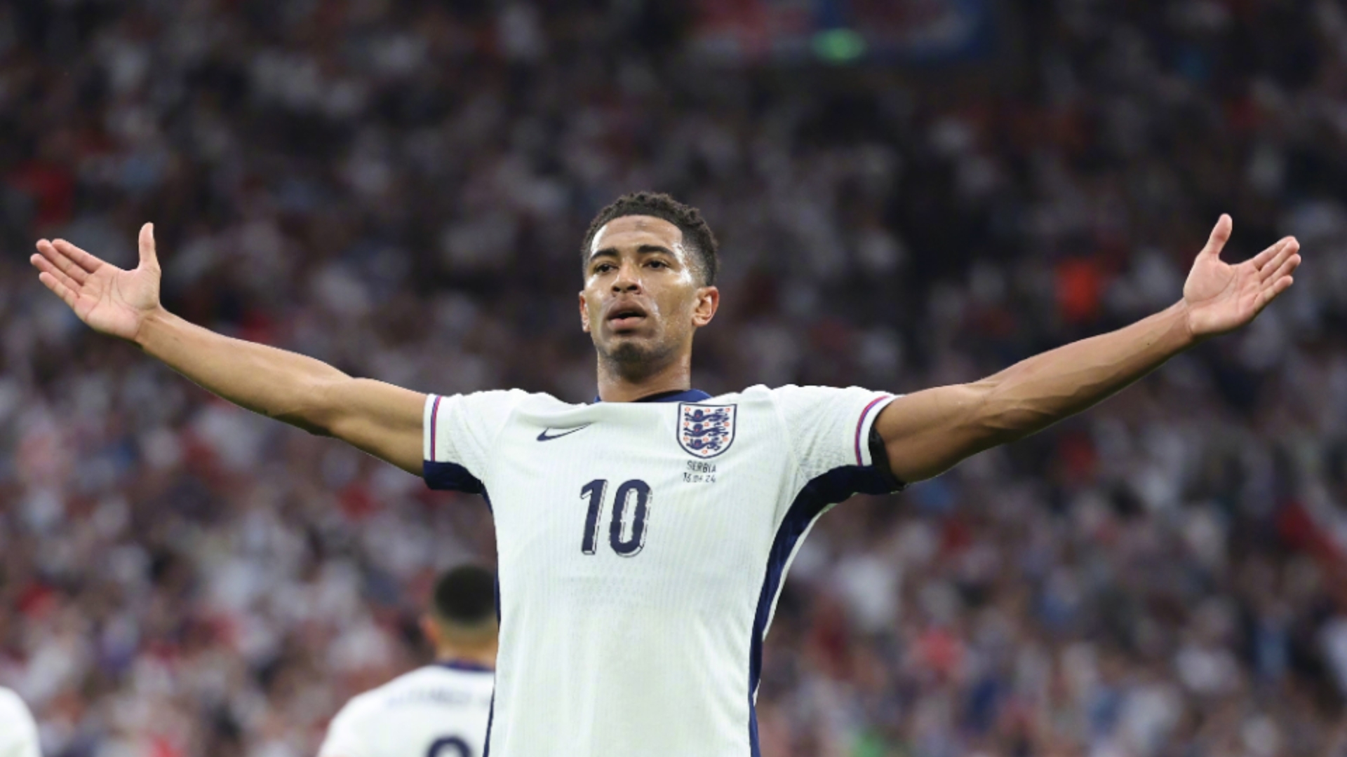 TA：巴萨、曼城和巴黎欣赏阿克利乌什，明夏他会高价转会（TA：巴萨、曼城与巴黎青睐阿克利乌什，明夏或高价转会）