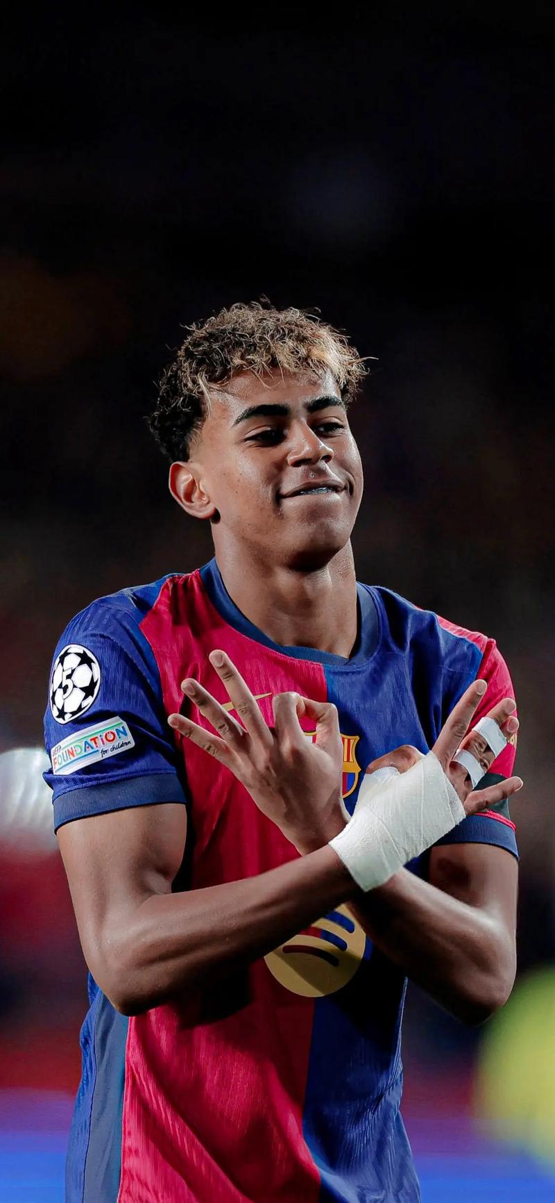 欧冠：巴黎大胜曼联 内马尔建功（欧冠战报：巴黎横扫曼联，内马尔破门）