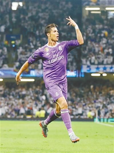 若莱万今晚进球，布鲁日将成为他欧冠中打入进球的第39个对手（莱万若今夜破门，布鲁日将成其欧冠第39个被他攻破的对手）