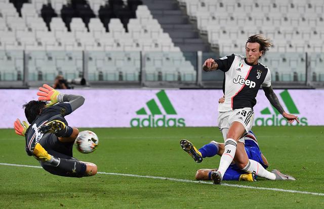 上肢力量对足球的重要性（上肢力量在足球中的关键作用）