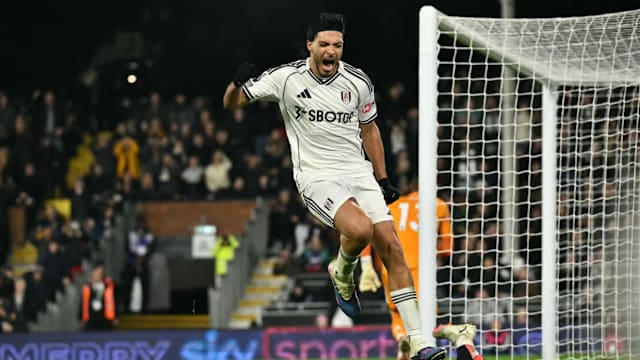 记者：世界杯抽签仪式开始前，大力神杯已经抵达华盛顿（世界杯抽签未启，大力神杯已抵达华盛顿）