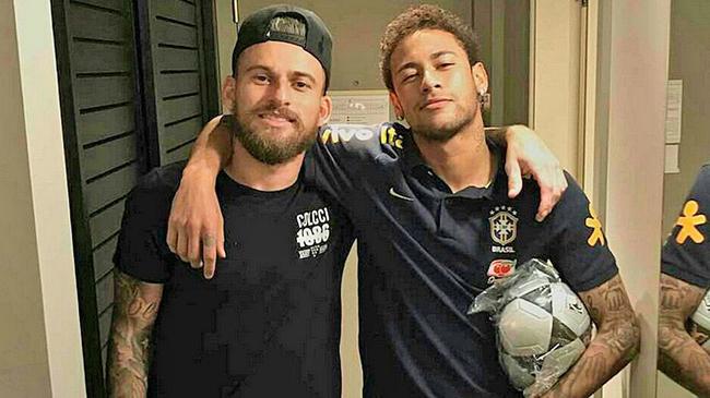 28岁樊振东被催婚！生涯黄金期与人生大事陷两难抉择（28岁樊振东遭催婚：事业巅峰期与婚姻抉择难两全）