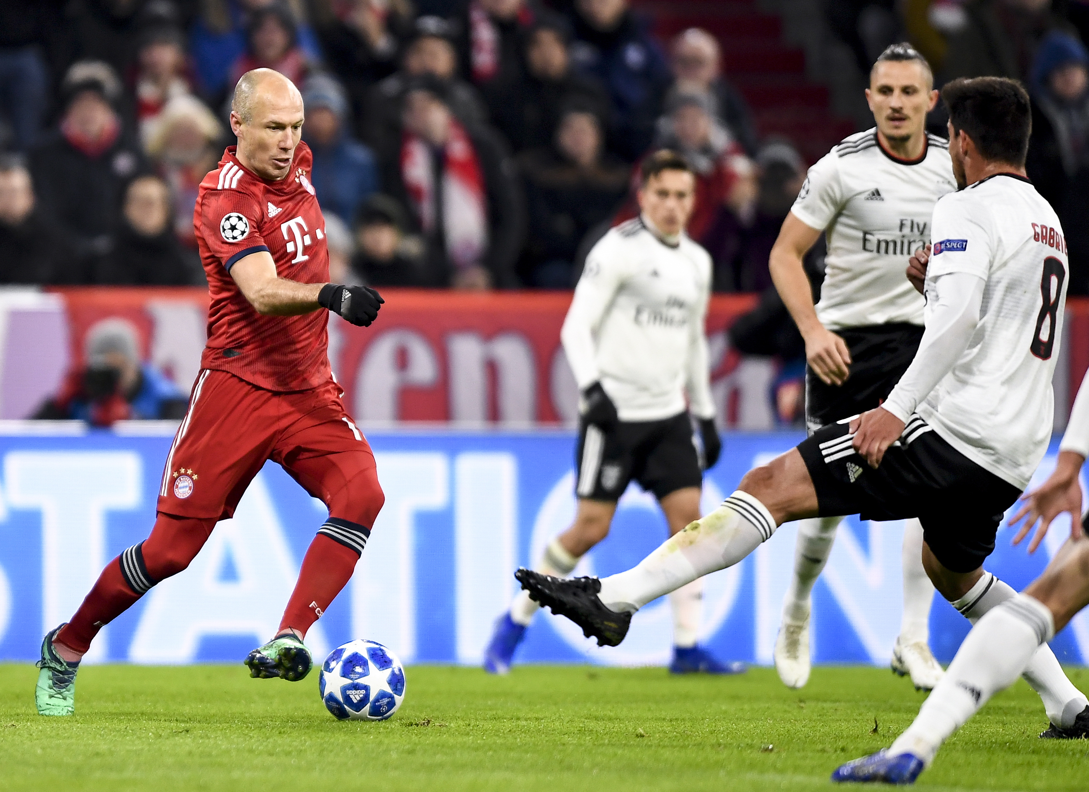 成都南看台球迷赛前训练喊话：绝不允许河南这种队在我们主场庆祝（成都南看台球迷赛前训练集结：誓不让河南队在主场庆祝）