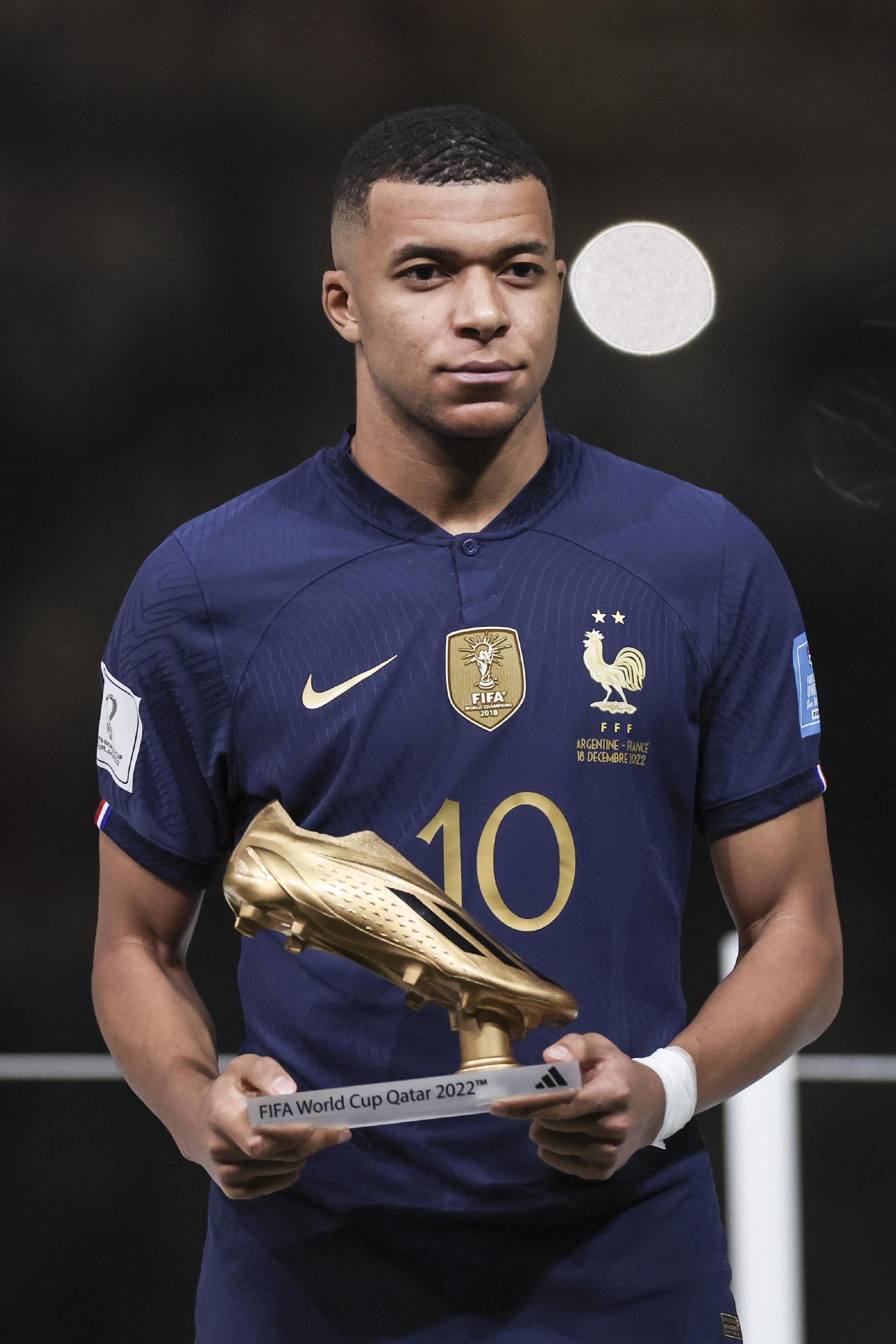 记者：阿坎吉因流感缺席训练，球员身体状况将于明日进行评估（记者：阿坎吉因流感缺席训练，身体状态将于明日评估）