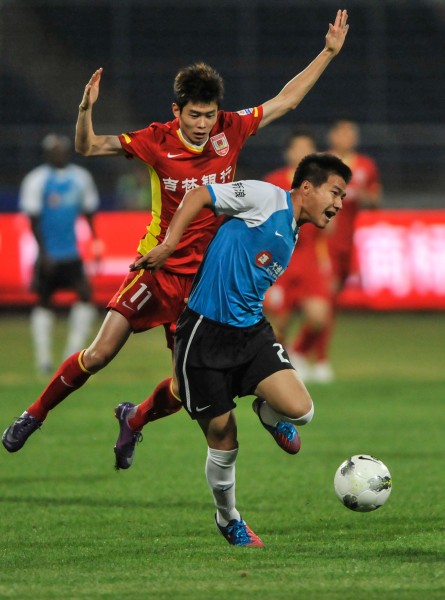 各位雷速老哥们下午好~最受欢迎的《体坛女神》栏目又在周四与大家准时见面啦！（雷速各位老哥下午好，人气栏目《体坛女神》周四如约与大家相见！）