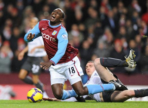 足坛悲喜夜！拜仁曼城齐齐绝杀意甲西甲榜首易主巴萨31超皇马（欧陆足坛大反转！拜仁、曼城读秒绝杀，意甲西甲领头羊易位，巴萨3-1反超皇马）