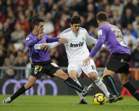 阿斯报谈英格兰10号位竞争：罗杰斯目前是贝林厄姆的最大威胁（阿斯报：英格兰10号位之争，罗杰斯成贝林厄姆最大对手）