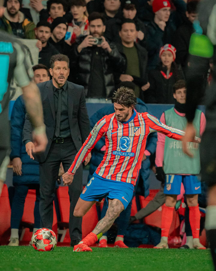 孔帕尼：阿芳很可能下周末复出；我们祝穆勒在美职联决赛获胜