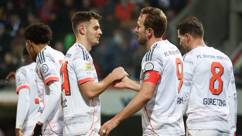 愿无大碍，蒯纪闻谢场时被拍到手臂缠着绷带（希望无恙，蒯纪闻赛后致谢时被目击手臂缠绷带）