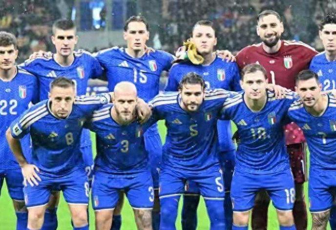 所有人都来欣赏刘亦菲阿布扎比8s换轮胎…老公姐这块！（刘亦菲在阿布扎比8秒换胎，全场惊呼！）