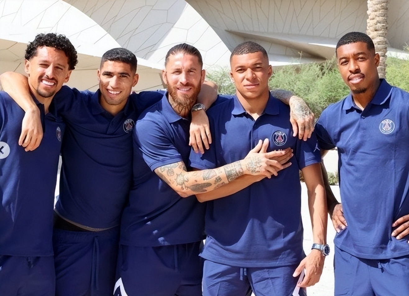 穆帅：当年我给了麦克托米奈生涯首秀，今天他给我他的球衣（穆帅：昔日我助麦克托米奈完成处子秀，今日他以球衣回馈我）