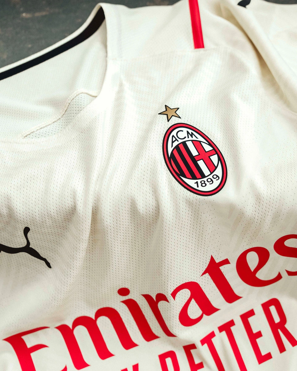 博斯：很惊讶曼城放走阿尔瓦雷斯；我与西蒙尼执教理念相反（博斯惊讶曼城放走阿尔瓦雷斯：我的执教理念与西蒙尼相悖）